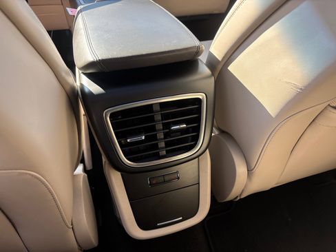 Used 2019 Lincoln Nautilus Reserve FWD image 31