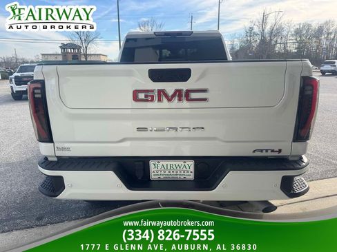 Used 2024 GMC Sierra 2500 AT4 w/ Technology Package image 7