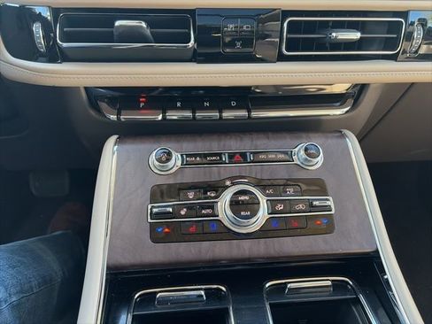Used 2023 Lincoln Aviator Reserve w/ Equipment Group 201A AWD/4WD image 25