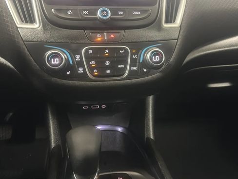 Used 2025 Chevrolet Malibu LT FWD image 16