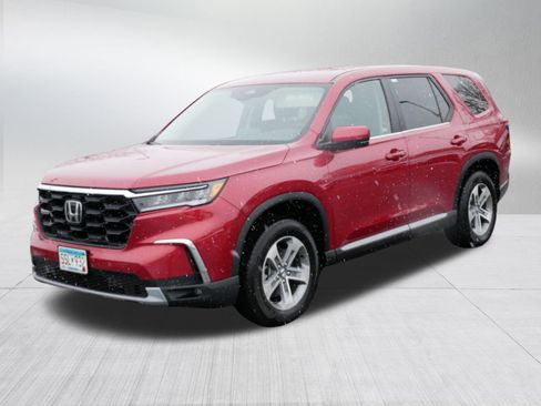 Certified 2025 Honda Pilot EX-L image 3