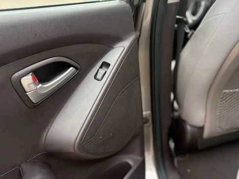 Used 2010 Hyundai Tucson GLS FWD image 32