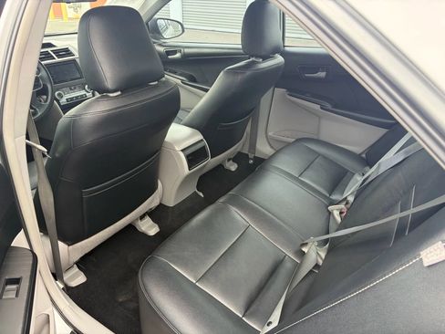 Used 2014 Toyota Camry L FWD image 12