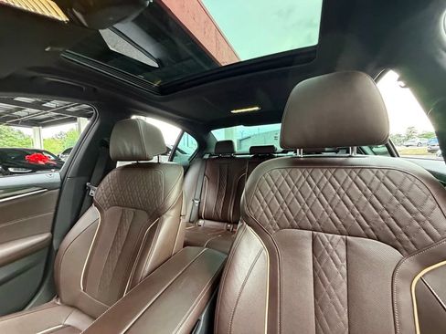 Used 2022 BMW M550i xDrive w/ Dynamic Handling Package AWD/4WD image 30