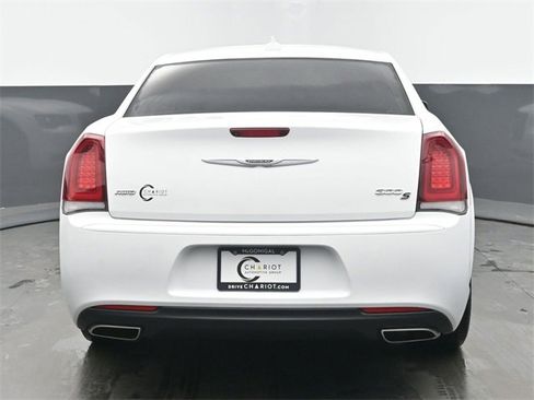 Used 2019 Chrysler 300 S image 5