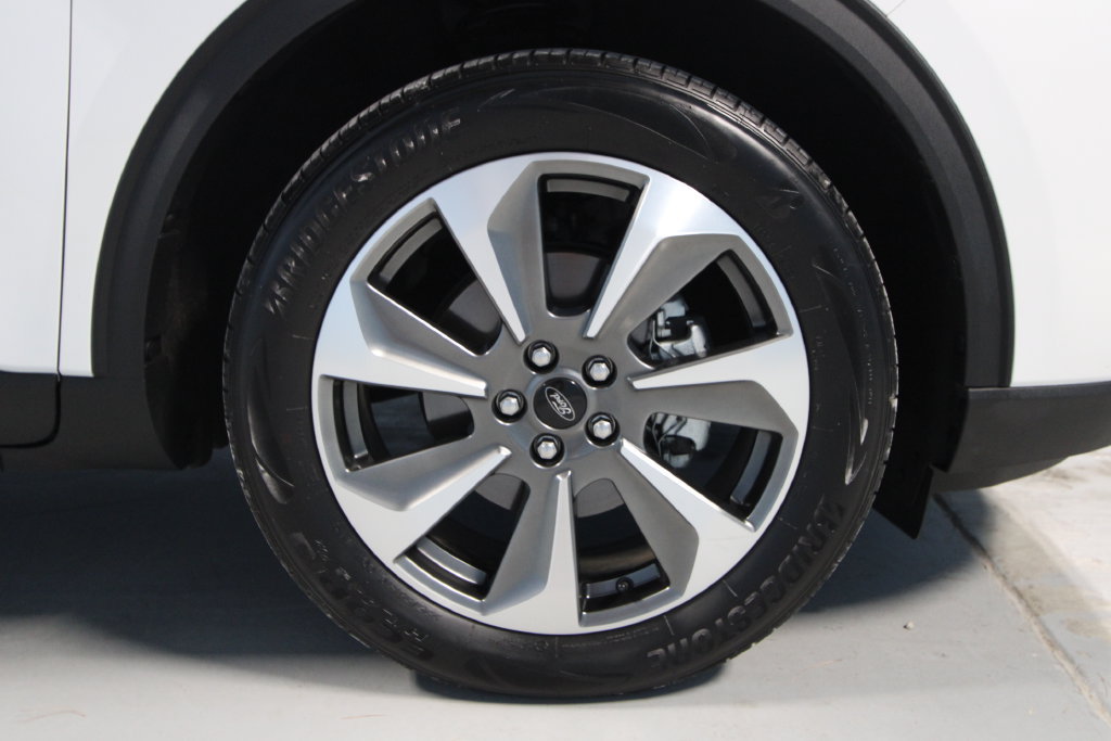 Used 2023 Ford Escape Platinum AWD/4WD image 34