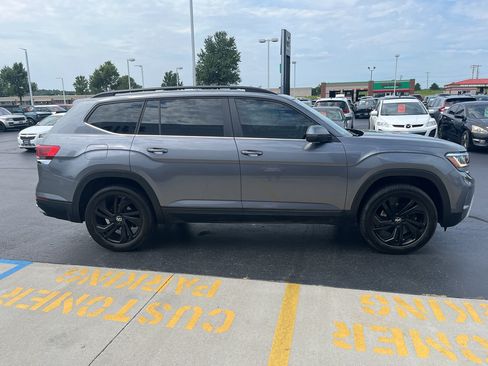 Used 2023 Volkswagen Atlas SE AWD/4WD image 7