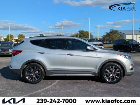 Used 2017 Hyundai Santa Fe Sport image 4