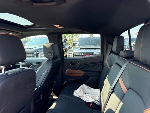 Used 2025 GMC Canyon AT4 w/ Nightfall Edition AWD/4WD image 9