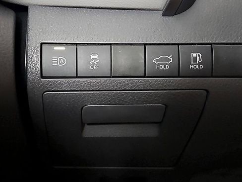 Used 2022 Toyota Camry LE image 23