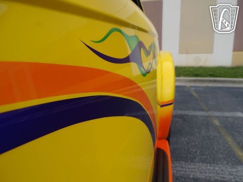 Used 2004 Chevrolet SSR w/ Preferred Equipment Group image 37