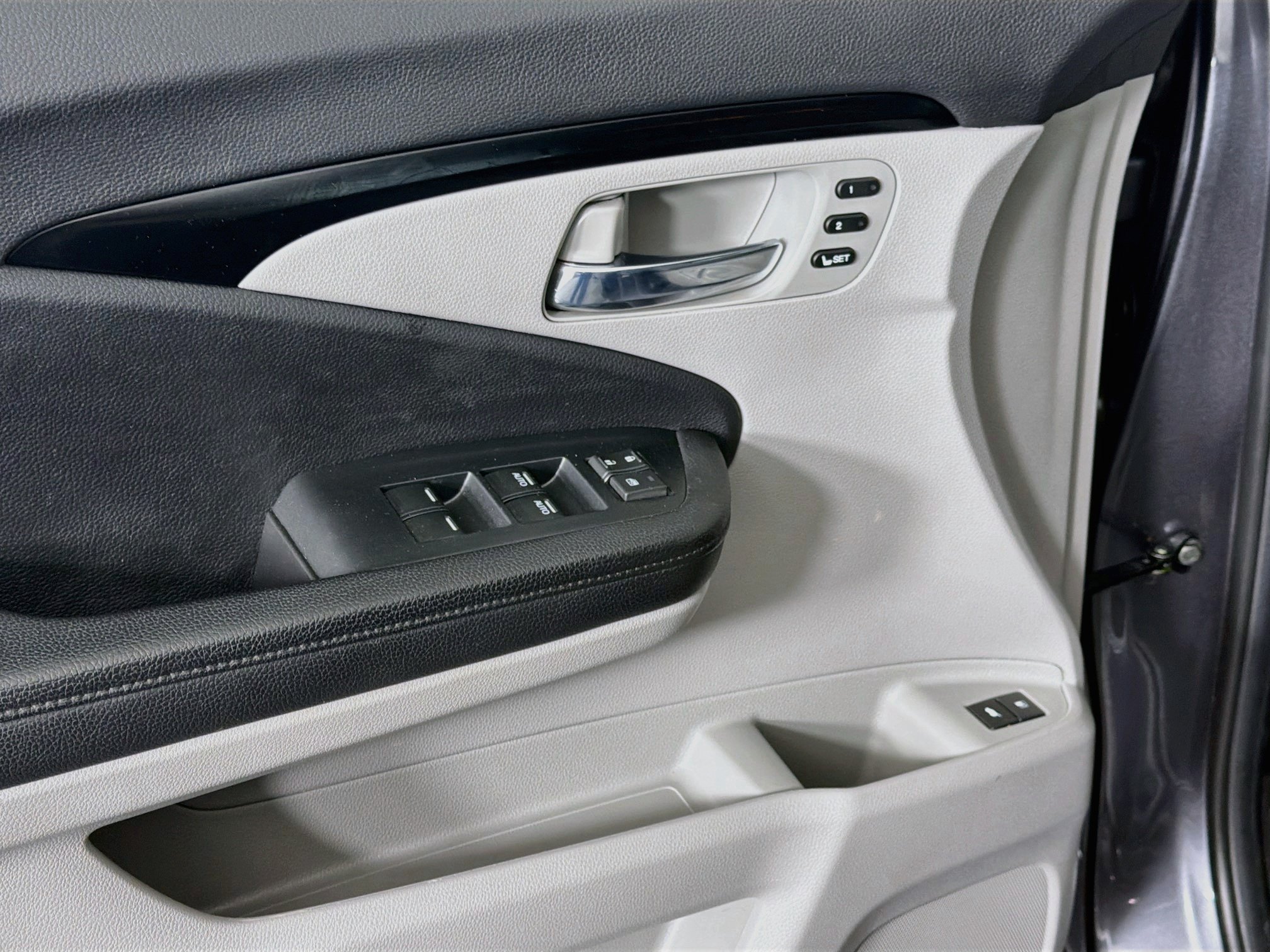 Used 2021 Honda Pilot Touring image 15