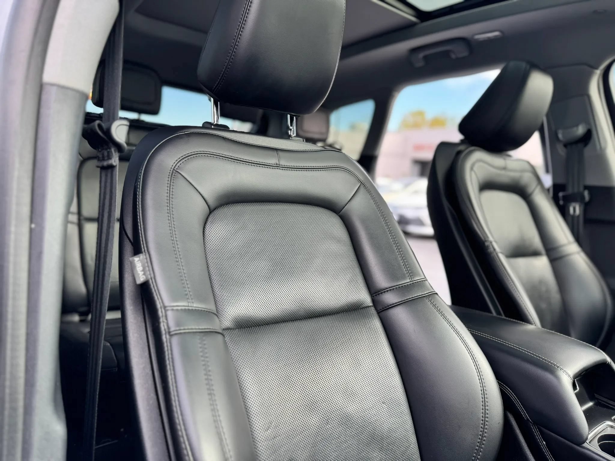 Used 2022 Lincoln Corsair AWD w/ Premium Package image 13