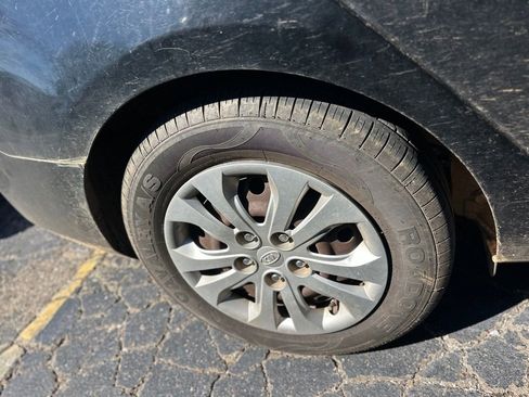 Used 2012 Kia Forte EX image 12