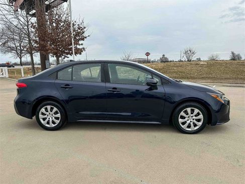 Used 2024 Toyota Corolla LE image 2