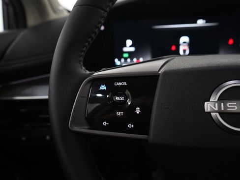Used 2025 Nissan Murano SL AWD/4WD image 27