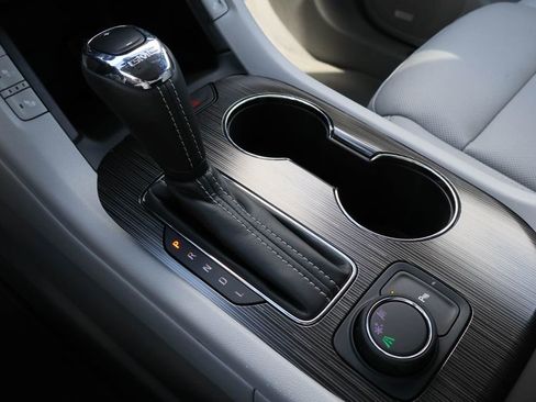 Used 2018 GMC Acadia SLT image 18