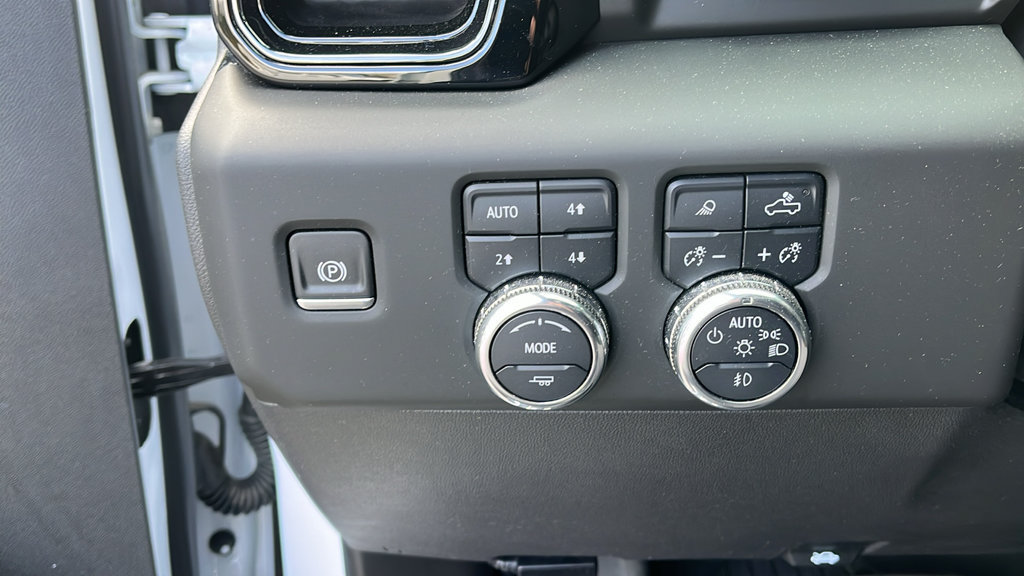 Used 2025 GMC Sierra 1500 AT4 w/ AT4 Premium Package AWD/4WD image 11