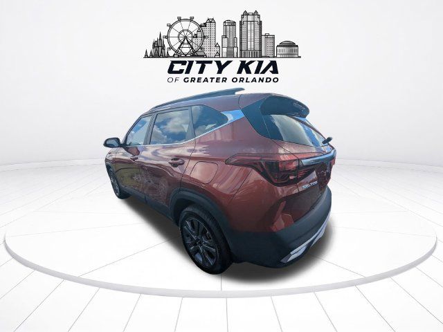 Certified 2023 Kia Seltos S w/ Navigation Package FWD image 3