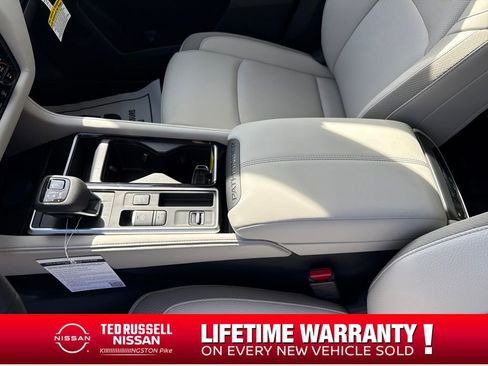 New 2026 Nissan Pathfinder SL FWD image 26
