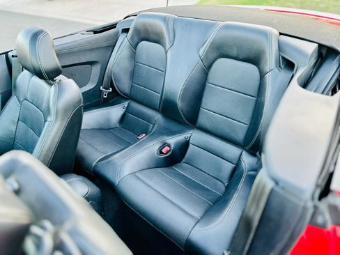 Used 2019 Ford Mustang Premium RWD image 11
