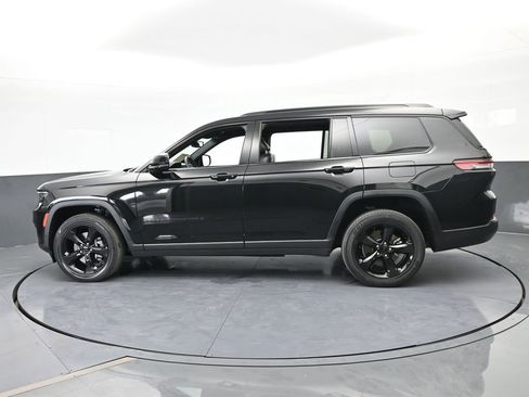 Used 2021 Jeep Grand Cherokee L Laredo image 3