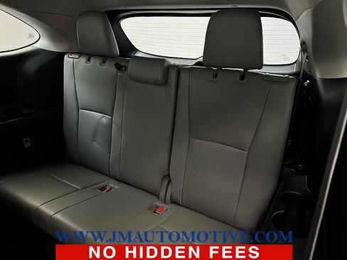 Used 2022 Toyota Highlander XLE image 17