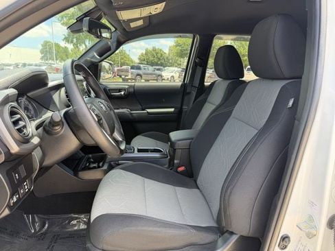 Used 2022 Toyota Tacoma TRD Sport AWD/4WD image 24