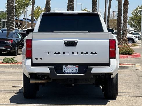 Used 2025 Toyota Tacoma SR5 w/ SR5 Upgrade Package AWD/4WD image 6