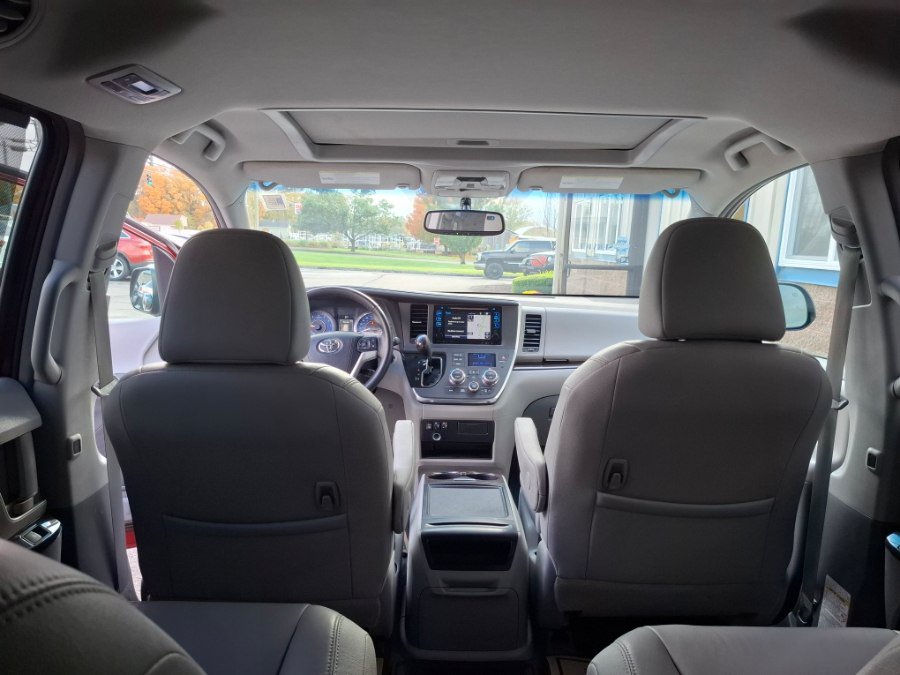 Used 2016 Toyota Sienna XLE w/ XLE Navigation Package AWD/4WD image 26