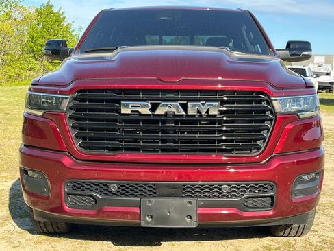 Used 2025 RAM 1500 Laramie AWD/4WD image 2