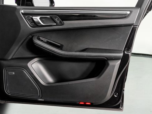 Used 2018 Porsche Macan S image 48