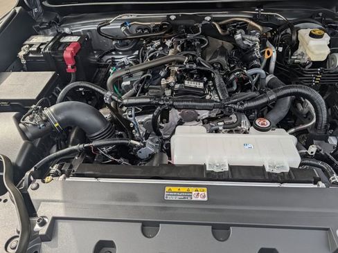 Used 2025 Toyota Tacoma SR5 image 33
