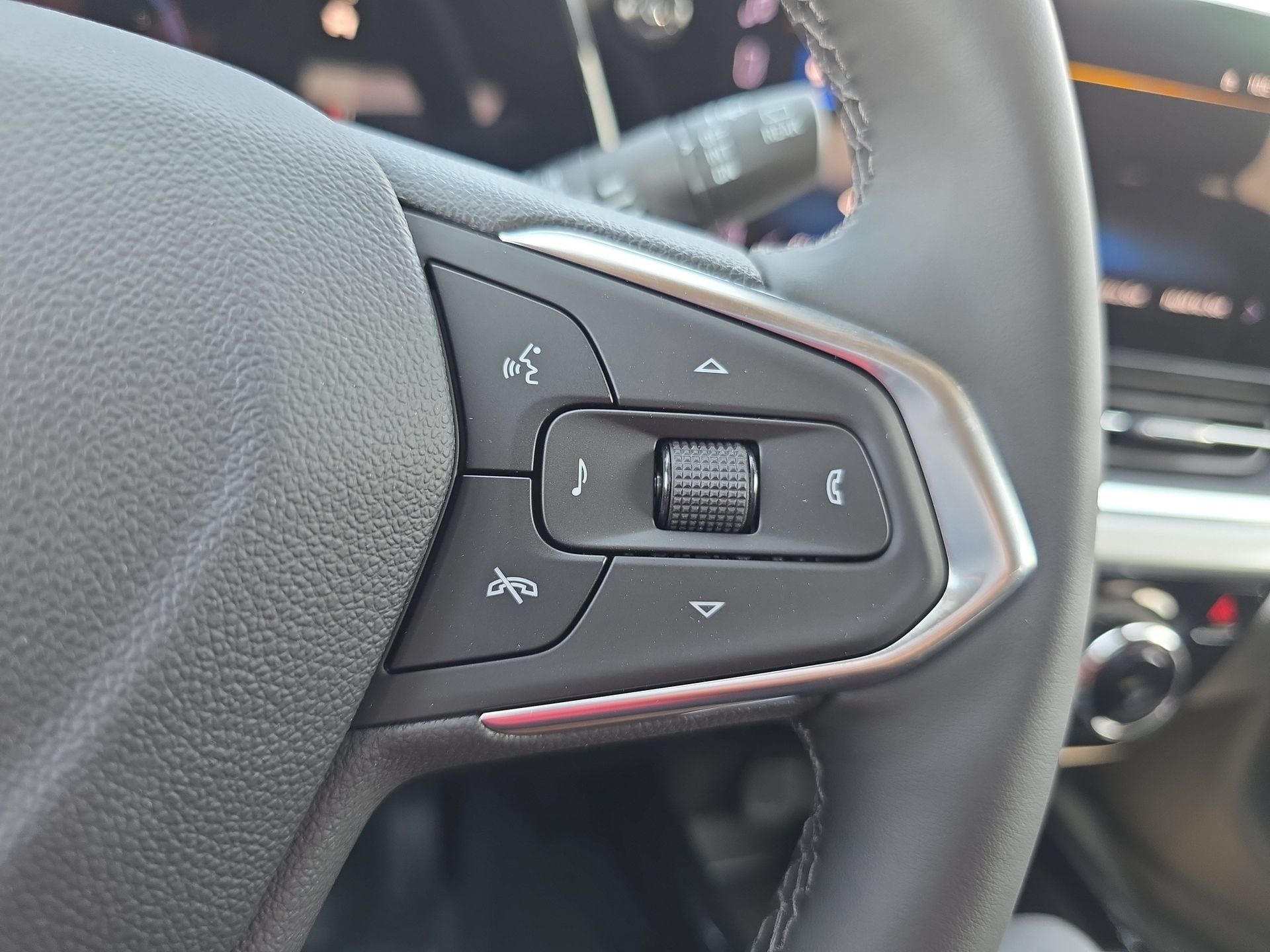 New 2026 Chevrolet Trax LT w/ Driver Confidence Package FWD image 20