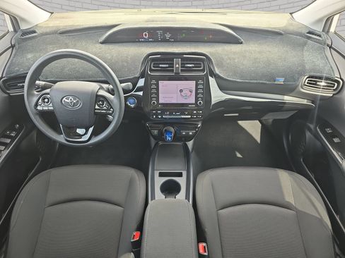 Used 2022 Toyota Prius L Eco FWD image 10