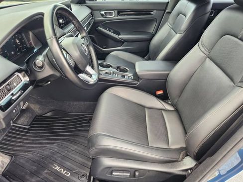 Used 2025 Honda Civic Sport image 13
