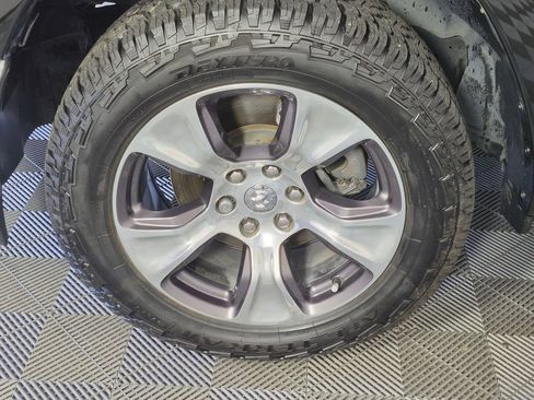Used 2019 RAM 1500 Laramie AWD/4WD image 8