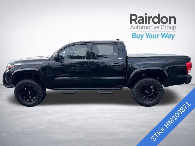 Used 2017 Toyota Tacoma SR5 w/ Tow Package AWD/4WD image 4