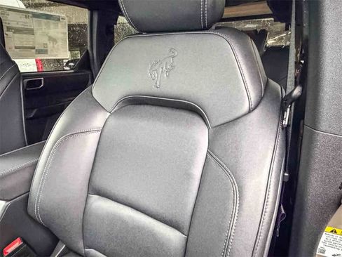 New 2025 Ford Bronco Badlands image 25