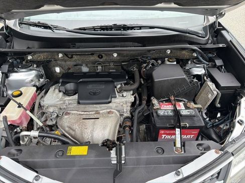 Used 2013 Toyota RAV4 XLE image 39