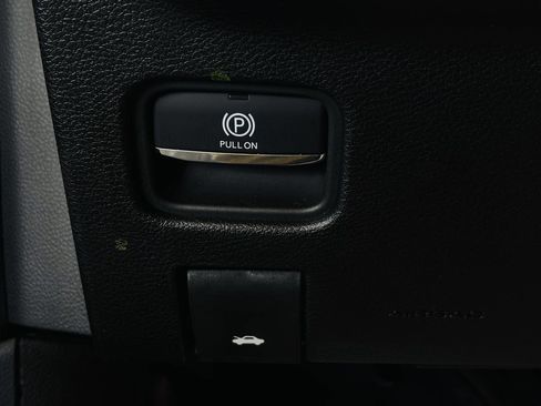 Used 2025 Jeep Grand Cherokee Limited AWD/4WD image 56