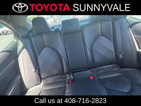 Used 2018 Toyota Camry XLE FWD image 6