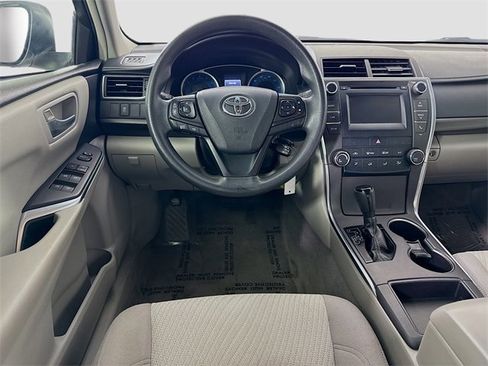 Certified 2017 Toyota Camry LE image 20
