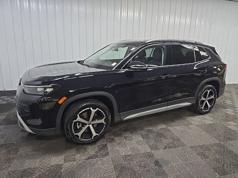 Used 2025 Volkswagen Tiguan SE w/ Panoramic Sunroof Package AWD/4WD image 6