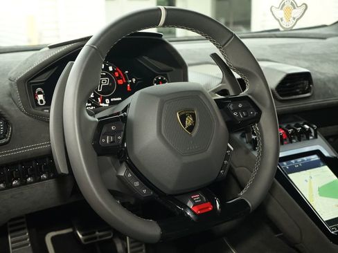 Used 2024 Lamborghini Huracan Sterrato image 16