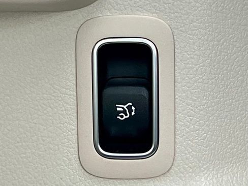 Certified 2026 Mercedes-Benz GLA 250 4MATIC image 36