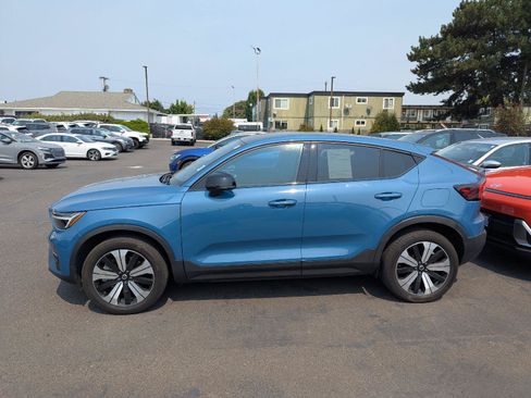 Used 2023 Volvo C40 P8 Recharge Plus w/ Climate Package AWD/4WD image 2