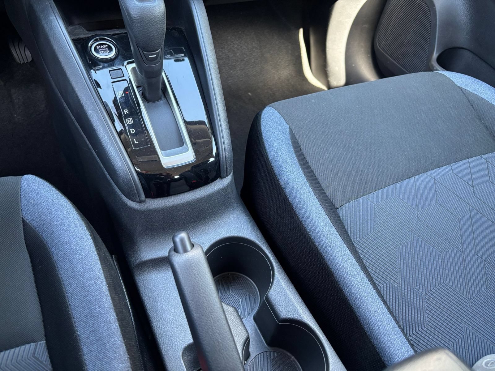 Used 2025 Nissan Versa SV FWD image 39