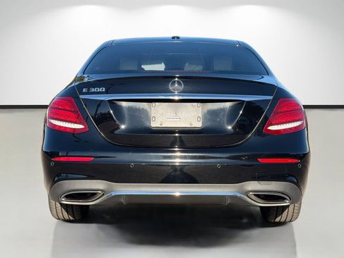 Used 2019 Mercedes-Benz E 300 image 4