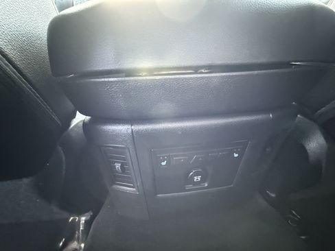 Used 2017 RAM 1500 Laramie w/ Convenience Group AWD/4WD image 21